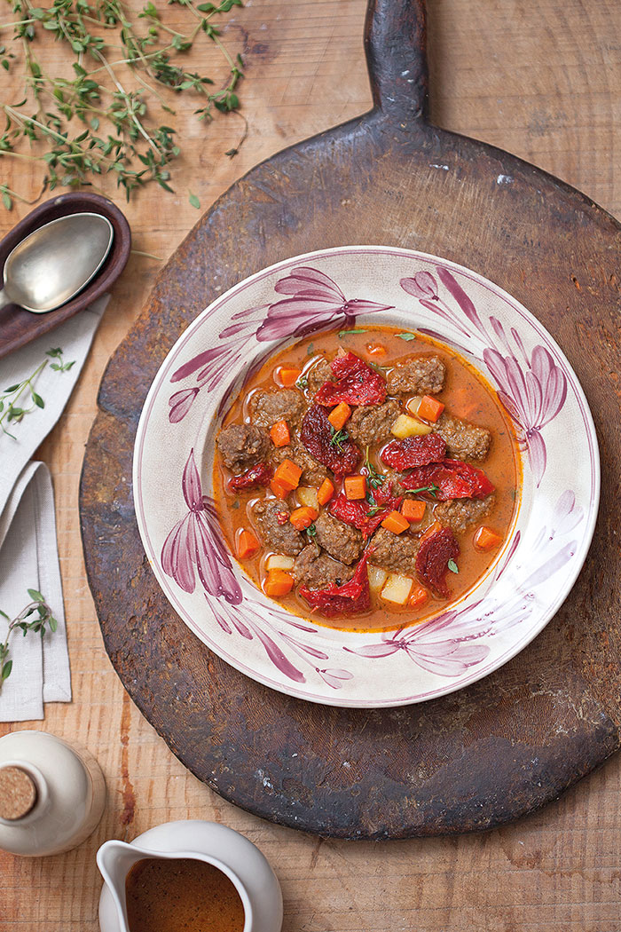 Kurutulmuş Domatesli Sulu Köfte