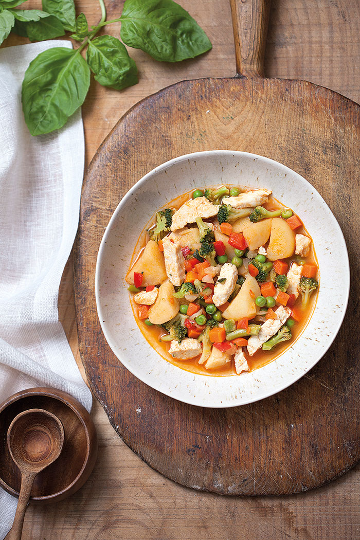 Tavuk Etli ve Brokolili Yemek