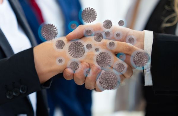 El yıkamak yetmez, yüzüğünüzü de çıkarın!