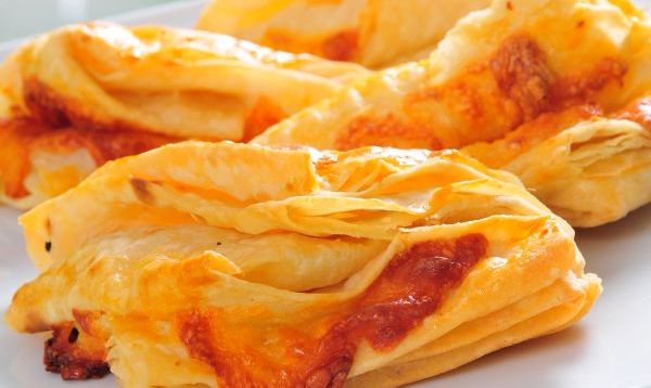 Kaşarlı Milföy Çöreği