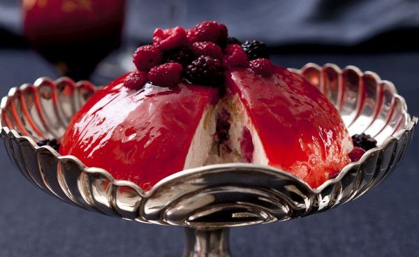 Kara Orman Meyveli Pasta