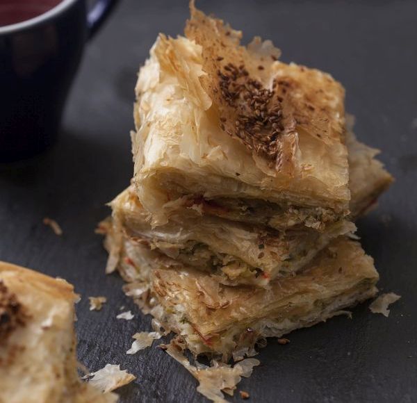 Baklava Yufkasında Mantarlı Börek