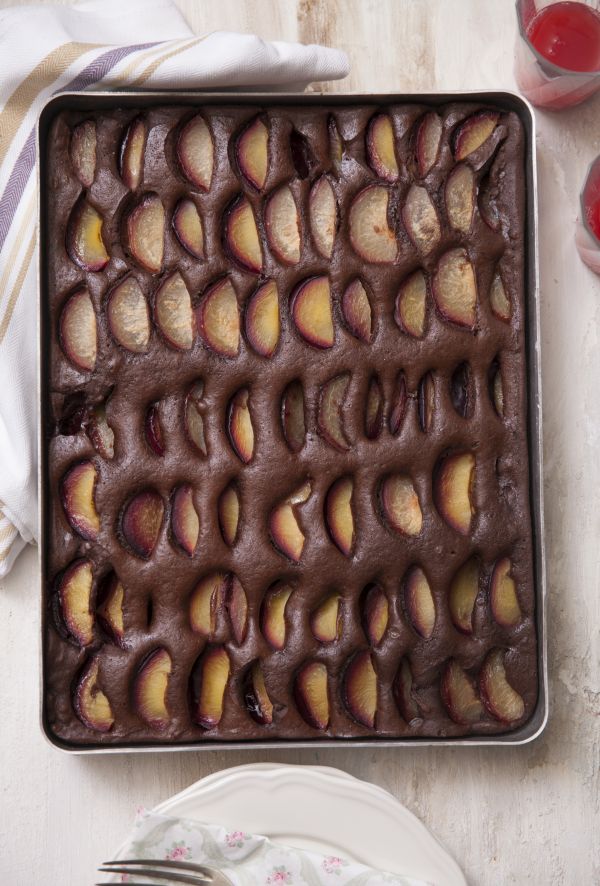 Erikli ve Çikolata Soslu Kek