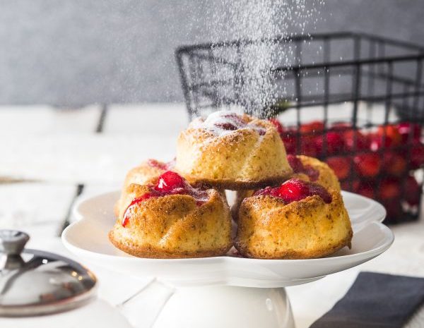 Kızılcık Reçelli Kek