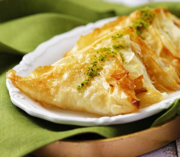 İrmikli Tatlı Börek