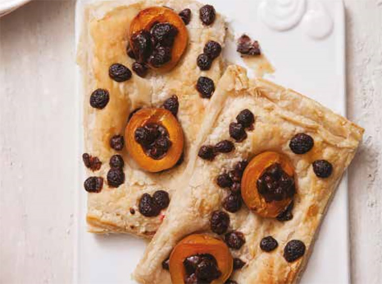 Kayısılı ve Çikolatalı Milföy Börek