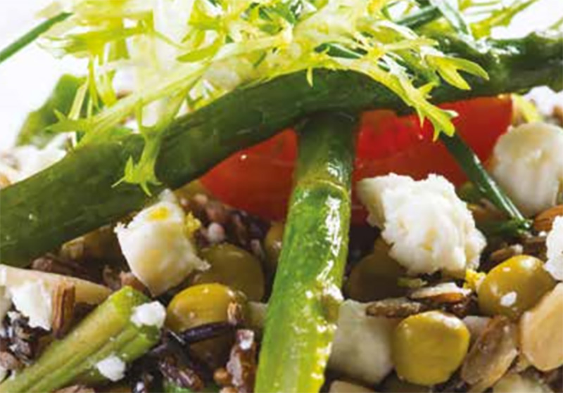 Yabani Pirinçli Bahar Salatası