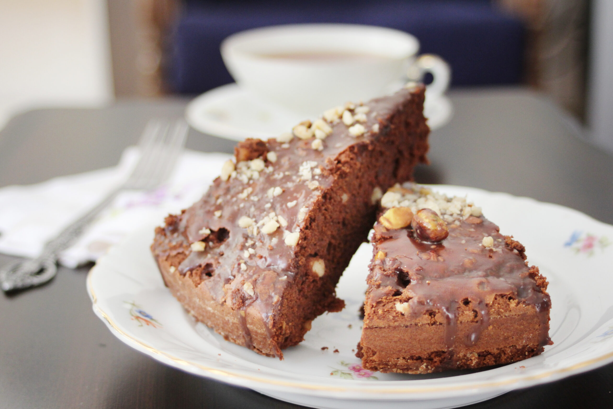 Badem Aromalı Cevizli Brownie 