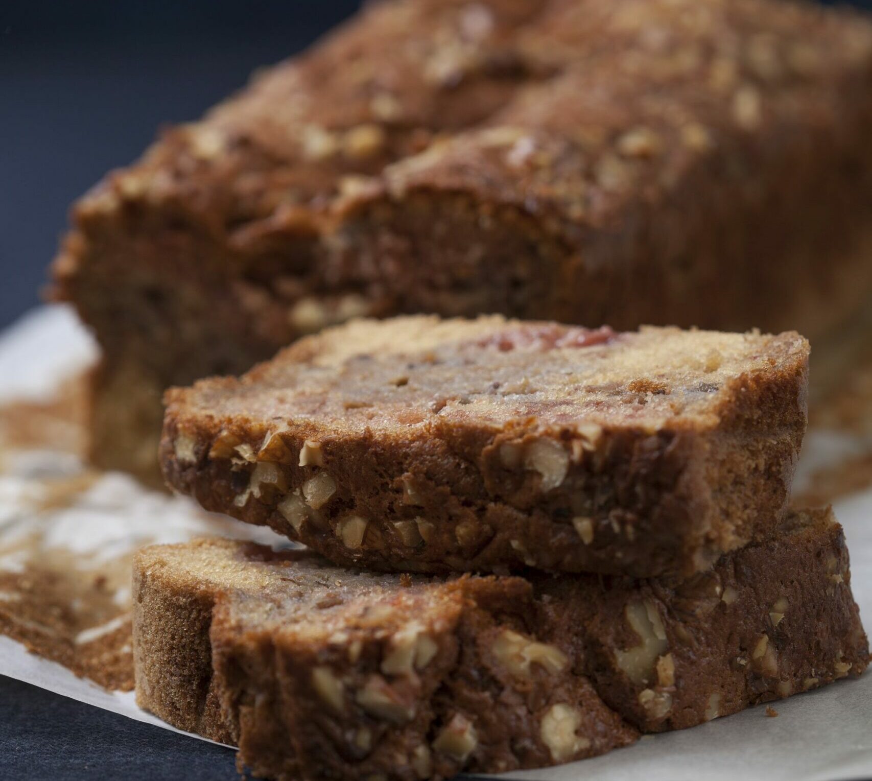 Cevizli ve Erik Püreli Kek