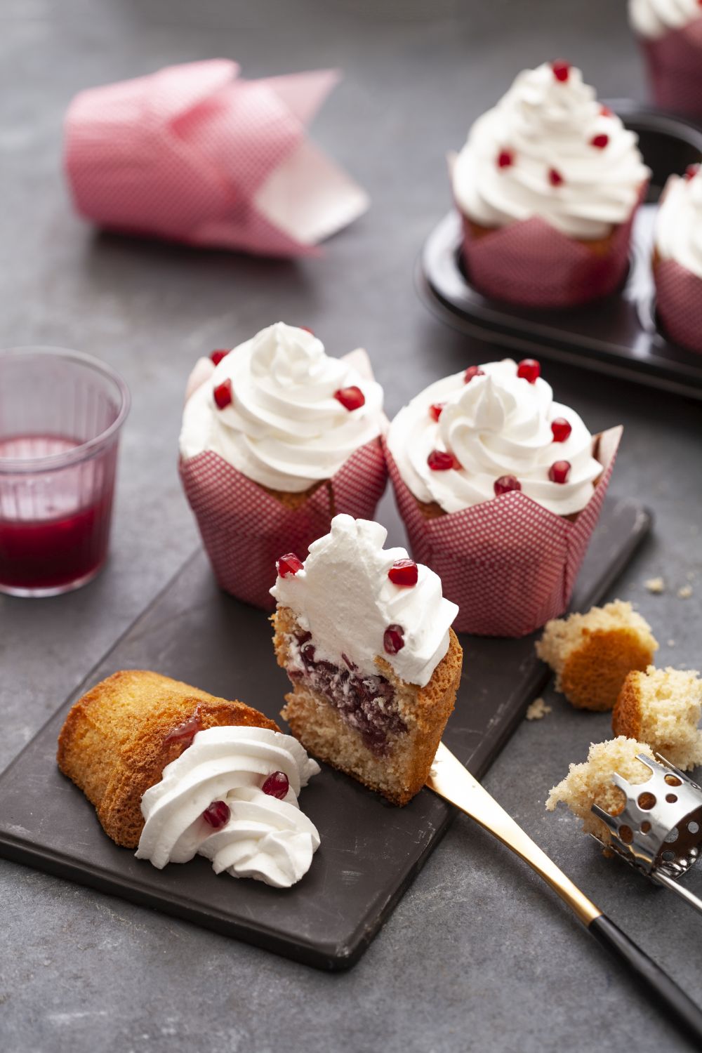 Nar Reçeli Dolgulu Muffin