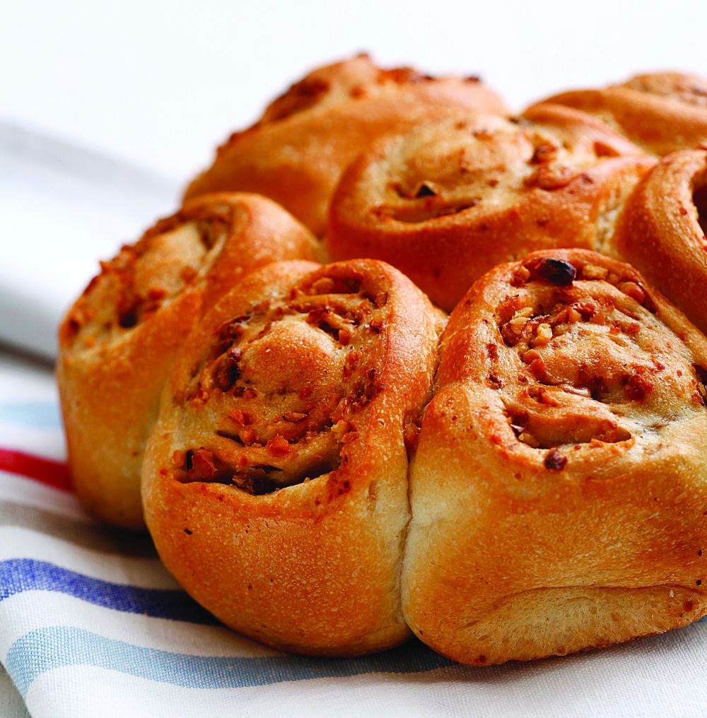 Cevizli ve Tahinli Ekmek