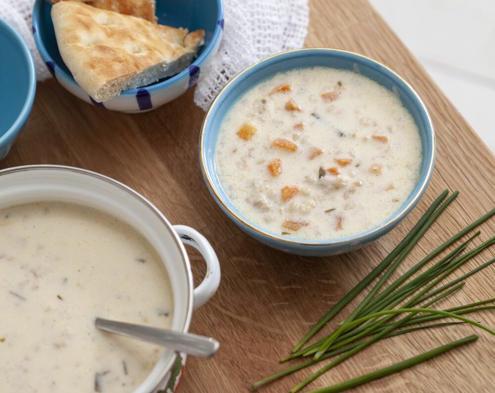 Buğdaylı ve Kinoalı Yoğurt Çorbası