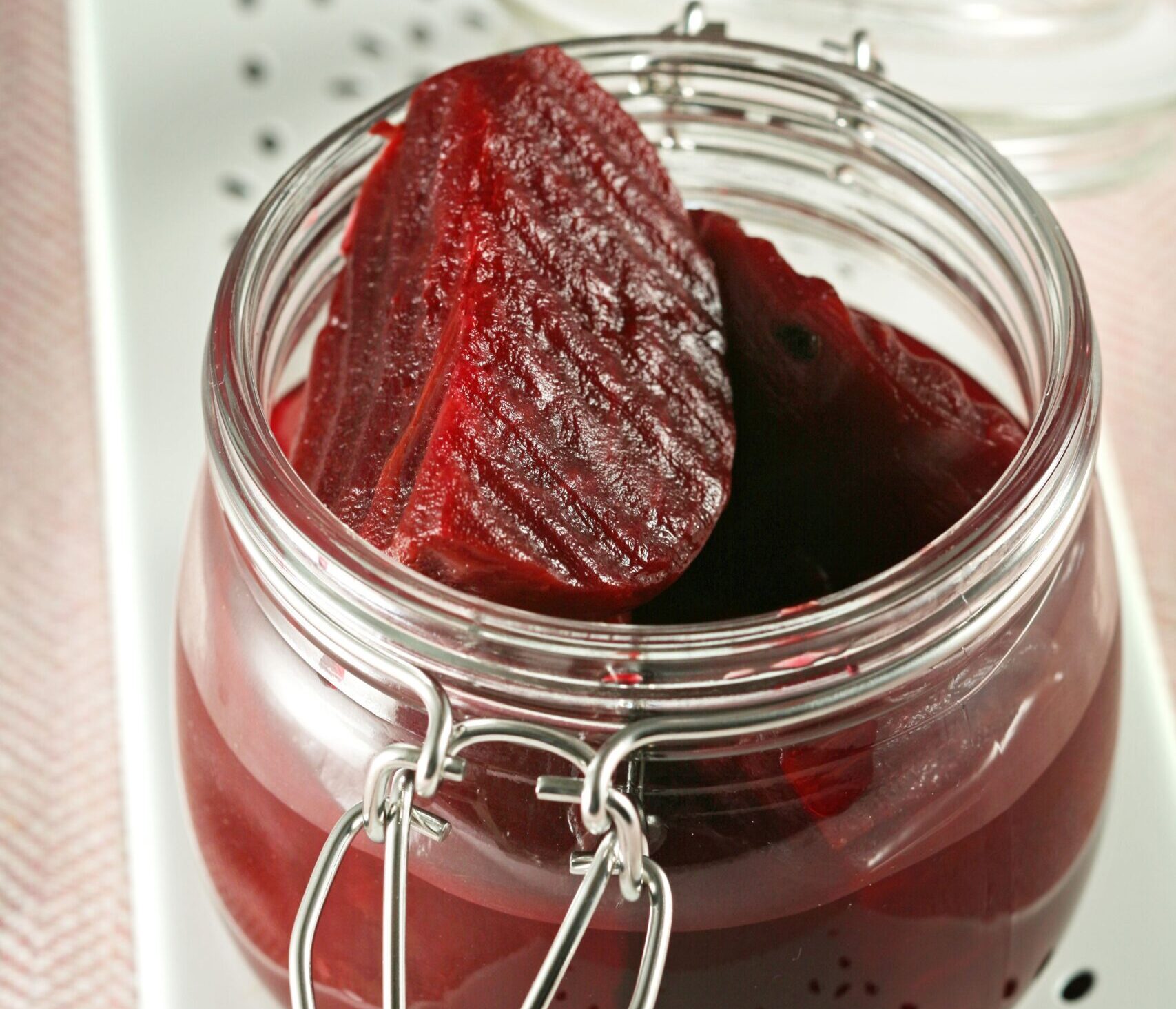 Pratik Kırmızı Pancar Turşusu