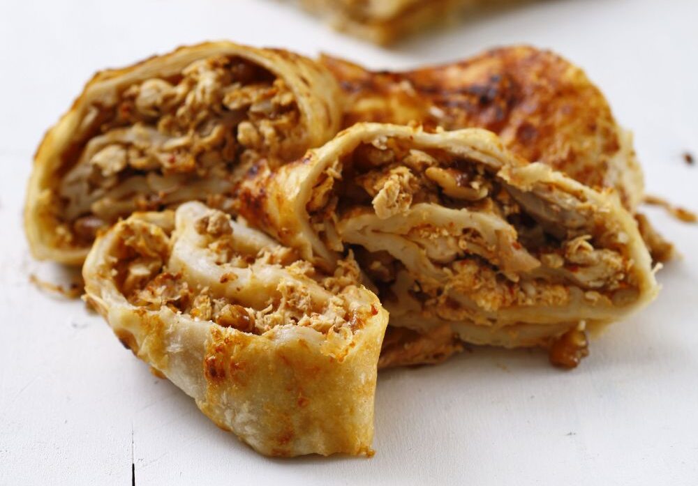 Tavuklu ve Cevizli Yufka Börek