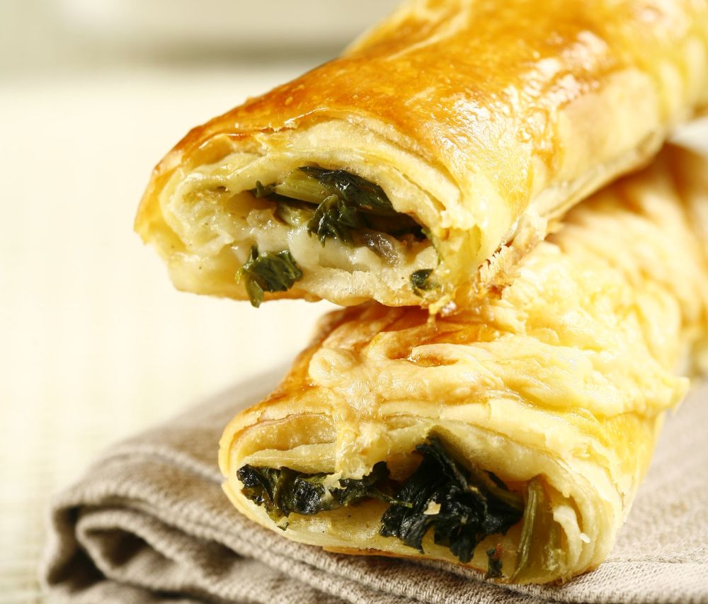 Ispanaklı ve Isırgan Otlu Börek