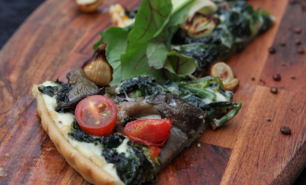 İstiridye Mantar ve Körpe Ispanaklı Kiş Loren