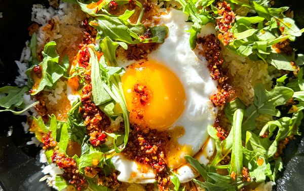 Sarımsaklı Acılı Kavrulmuş Pilav