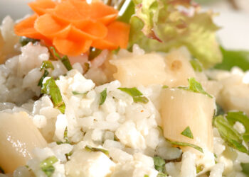 Pirinçli Deniz Ürünleri Salatası