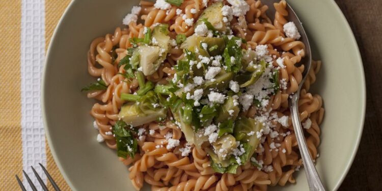 Pancar Suyunda Sebzeli Makarna