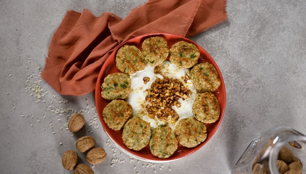 Pratik Pirinçli Cevizli Salata