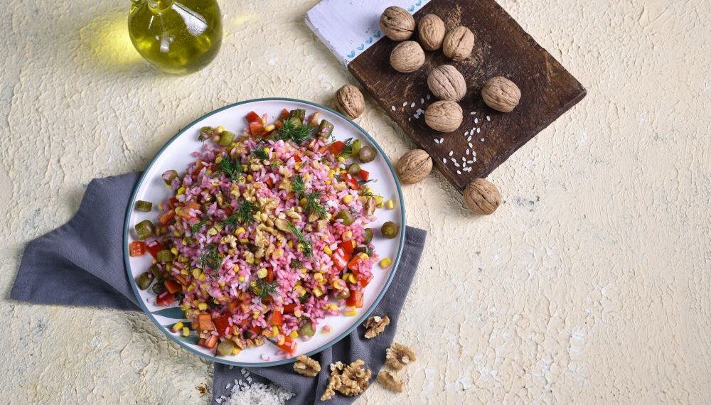 Pratik Pirinçli Cevizli Salata