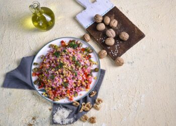 Pratik Pirinçli Cevizli Salata