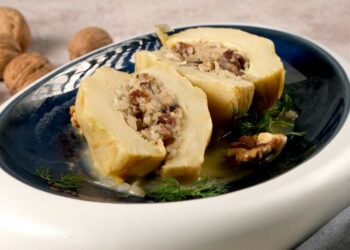 Kuzu Etli, Pirinçli ve Cevizli Enginar Dolması