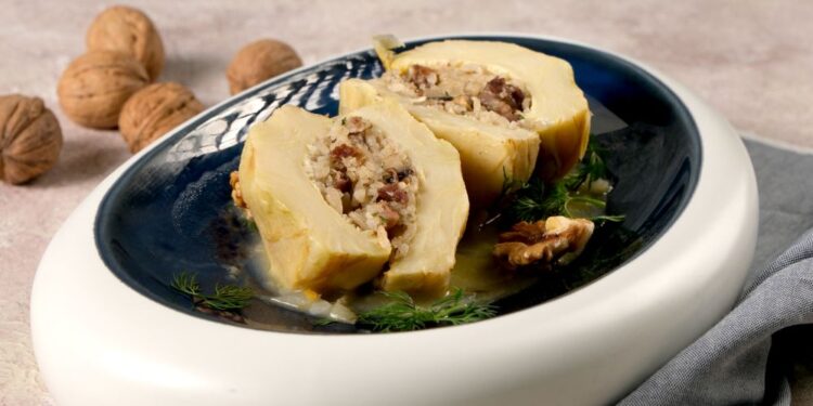 Kuzu Etli, Pirinçli ve Cevizli Enginar Dolması