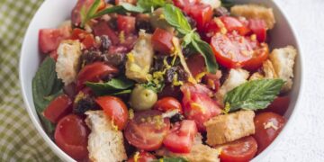 Kuru Üzümlü ve Peksimetli Salata