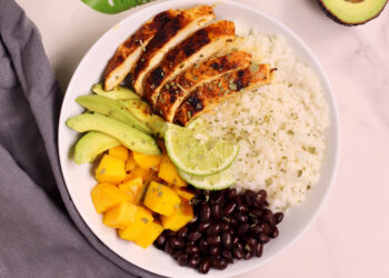 Mango ve Hindistan Cevizi Tropikal Pirinçli Bowl