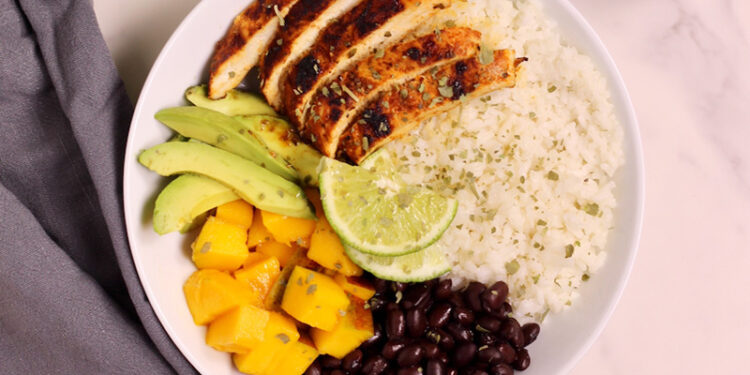 Mango ve Hindistan Cevizi Tropikal Pirinçli Bowl